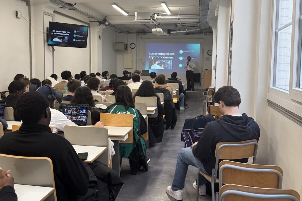 Public assis pendant une présentation