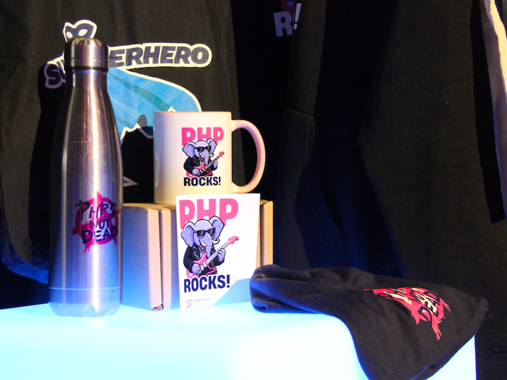 Du merchandising AFUP est disposé au stand